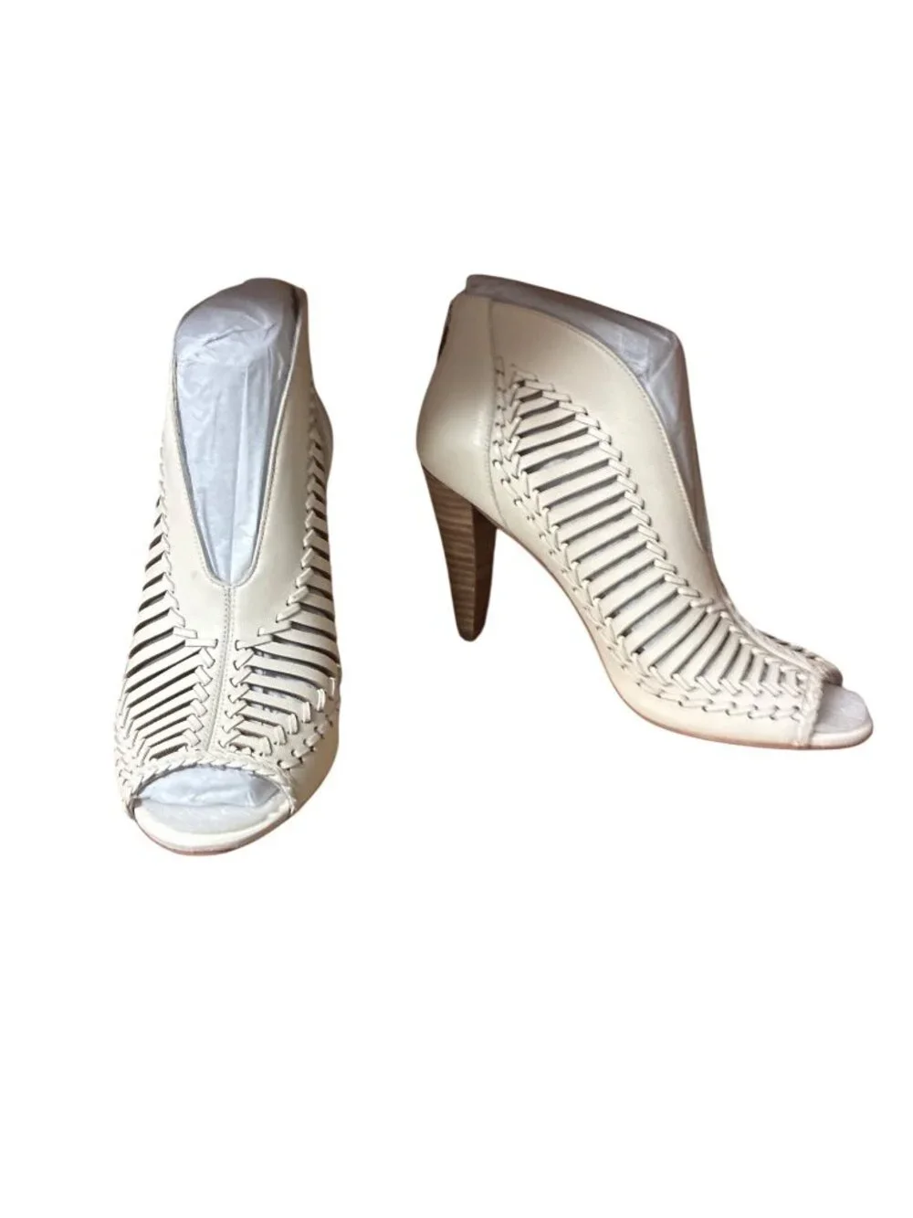 Vince Camuto vince camuto